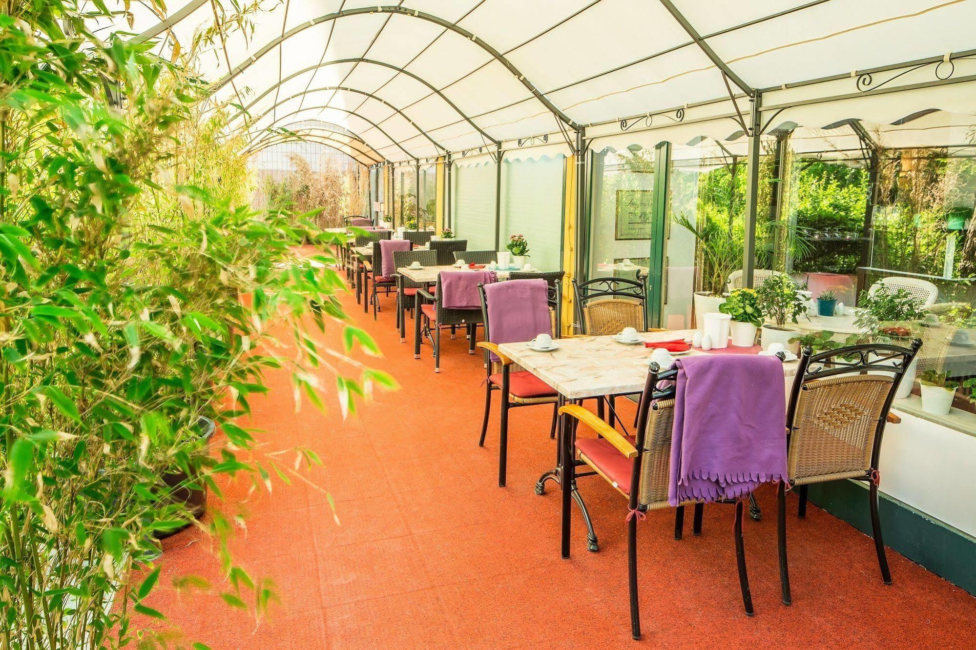Alecsa Hotel Am Olympiastadion Berlim Exterior foto
